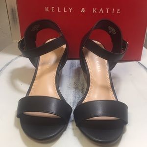 Kelly & Katie women’s sandals
